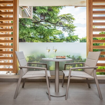 Camera matrimoniale al piano terra con balcone privato