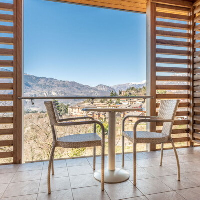 Camera matrimoniale con spazioso balcone con vista