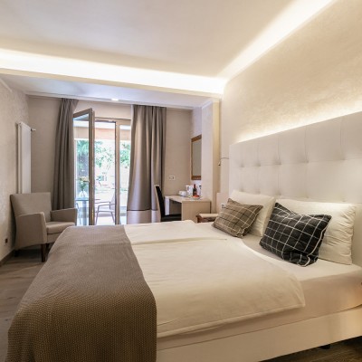 Camere classic semplici eleganti