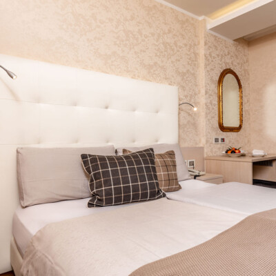 Hotel trento camera matrimoniale moderna