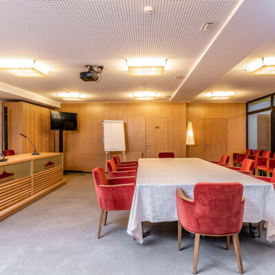 Sala meeting belvedere spaziosa e finestrata