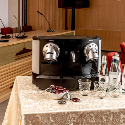 Sala meeting con servizio coffee break nespresso