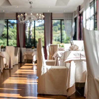 Sedie mise en place matrimonio