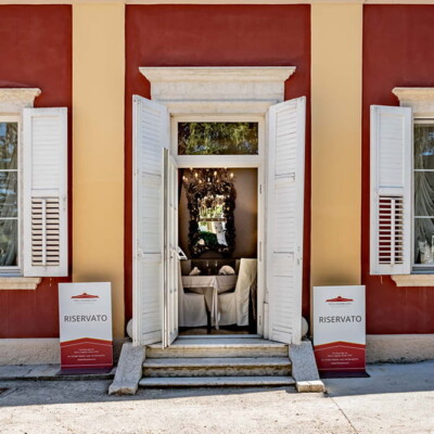 Ingresso esterno sala da pranzo caminetto