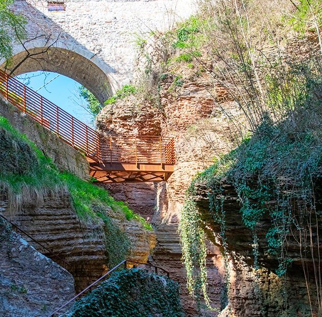 Visita Trento: l'Orrido di Ponte Alto vicino a Villa Madruzzo