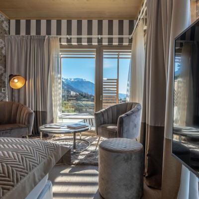 Junior suite con televisore e salottino privato