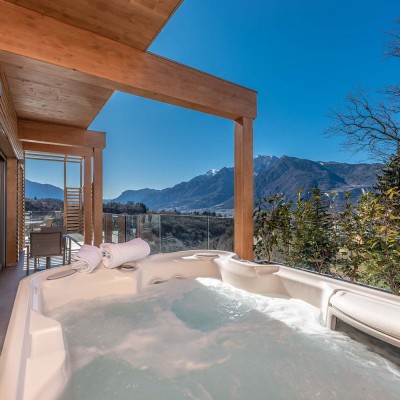 Junior suite con vasca idromassaggio esterna e vista panoramica