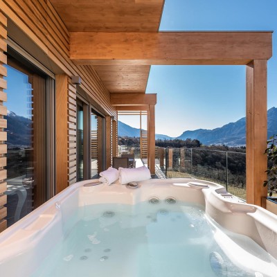 Vasca idromassaggio in camera con vista
