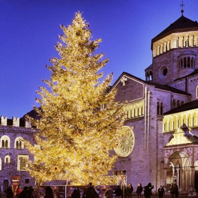 Trento “Città del Natale” tra mercatini e giochi di luce